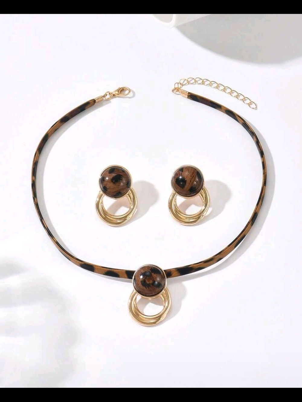 Tortoiseshell Accent Gold-Tone Choker Necklace and Earring Set